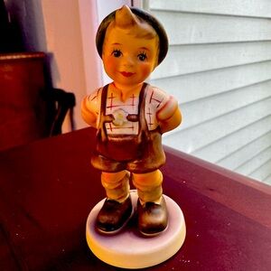 2002 Goebel (Germany) porcelain figurine